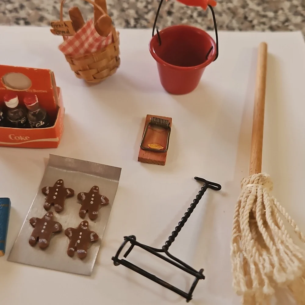 Vintage Miniature Dollhouse/Shadow Box Accessories Set - Picture 5 of 12